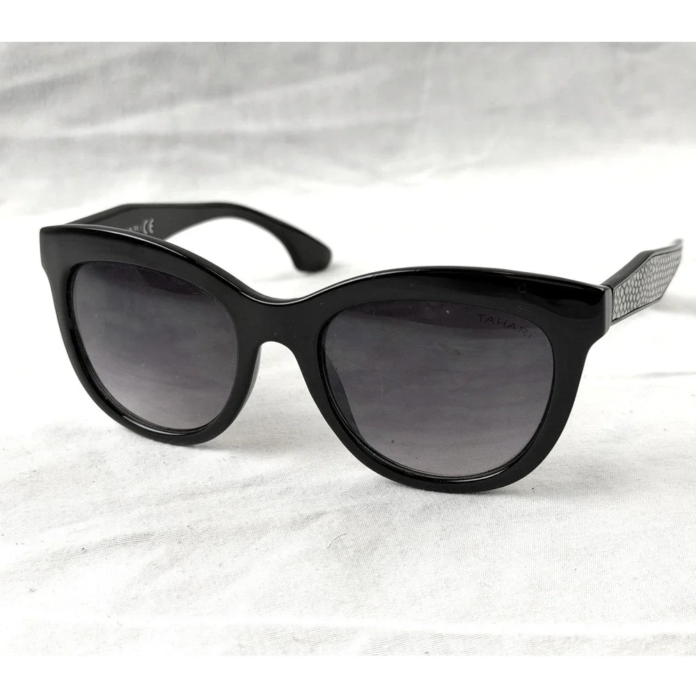 Tahari Womens Black Cat Eye Sunglasses Grey Snakeskin Temple Excellent Condition